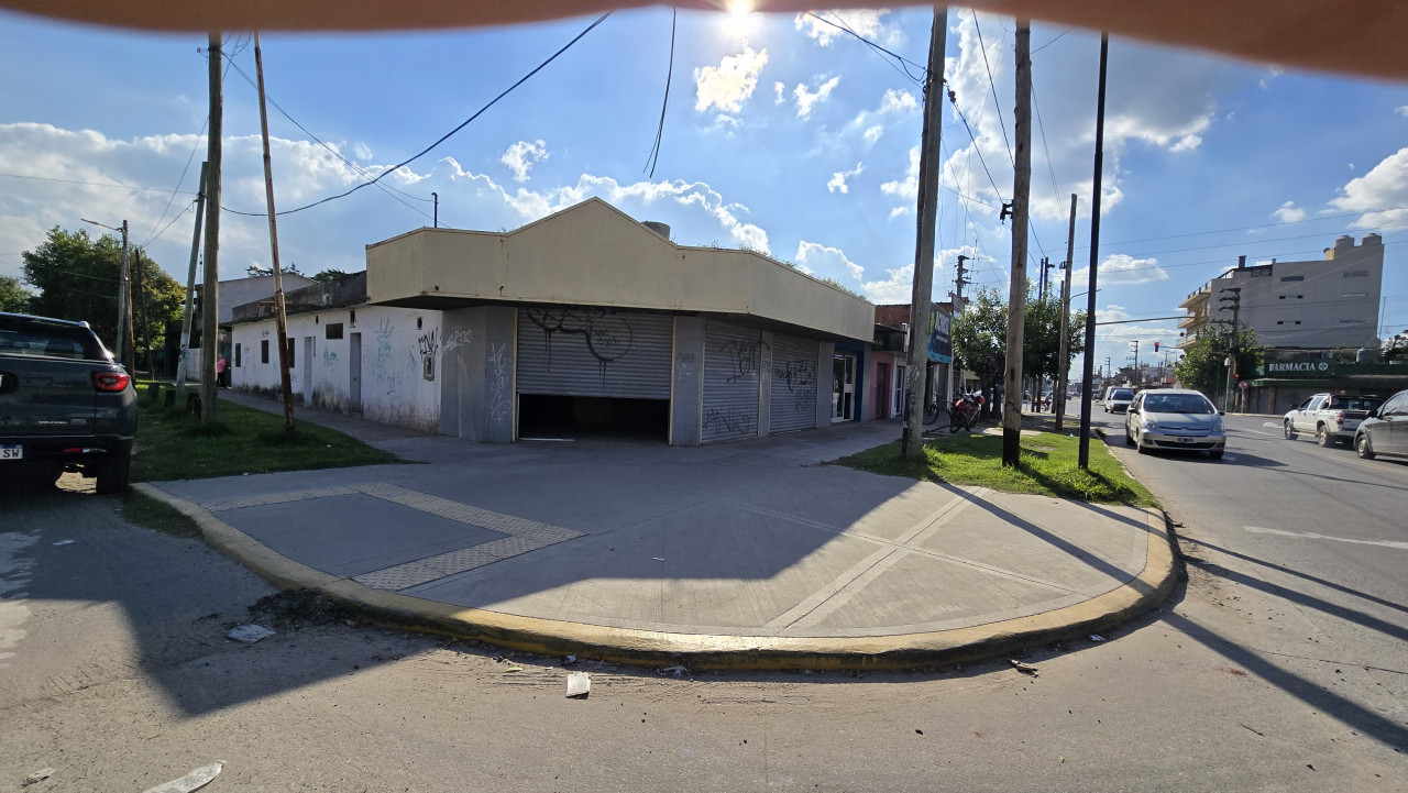 OPORTUNIDAD SOBRE CROACIA, A 100 MTS DE 197, A 100MT DE POTOSI | 3 DPTOS - 2 LOCALES  - TODO LOSA PREPARADO PARA EDIFICAR EN PLANTA ALTA  + .200 MT2 LIBRES