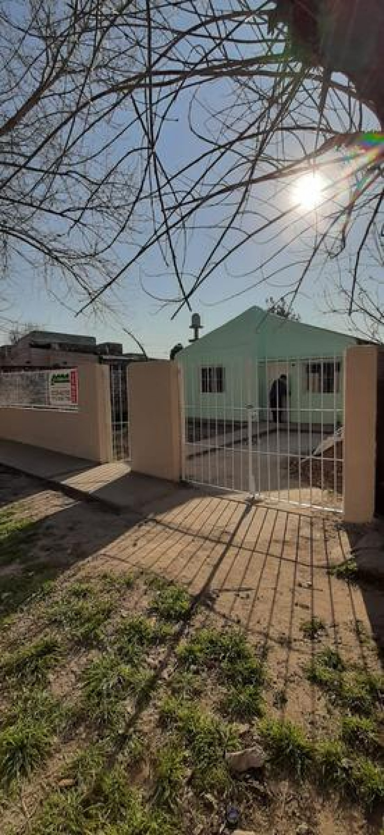 OPORTUNIDAD AMPLIA CASA 3 DORMITORIOS A 300 MT DE 197// CALLE ASFALTADA